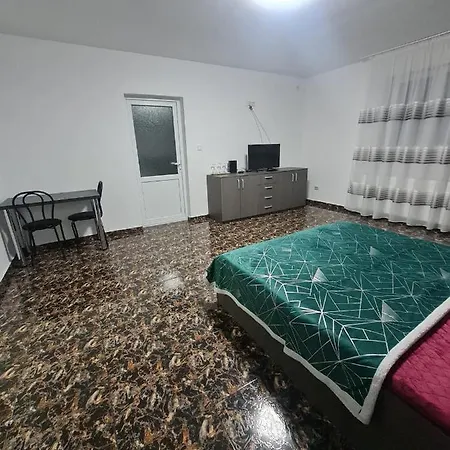 Casa Complet Utilata Minim 2 Nopti Appartamento *