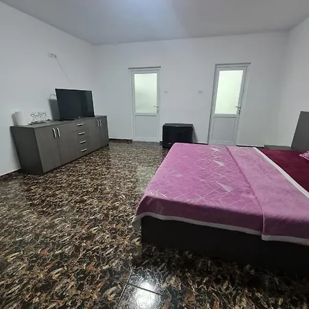 Casa Complet Utilata Minim 2 Nopti Appartamento